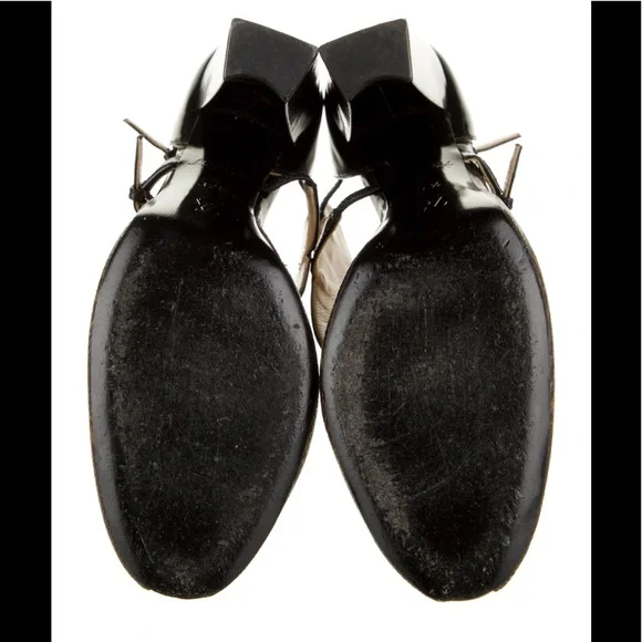 🎉🎉HOST PICK ♥️🎉❤️❤️ Louis Vuitton Leather D'Orsay Pumps
Black❤️❤️ - Picture 5 of 5